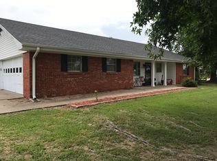 811 N Hughes Ave, Morris, OK 74445