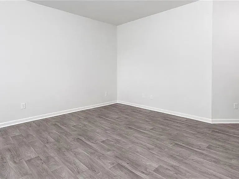 1310 Amberview Ln — Photo 8