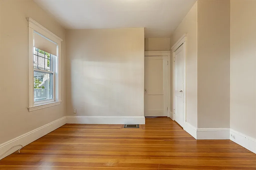 36 Peirce St — Photo 2