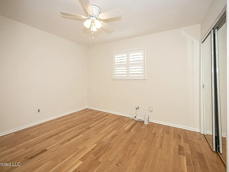 1107 Le Badine Ct — Photo 33