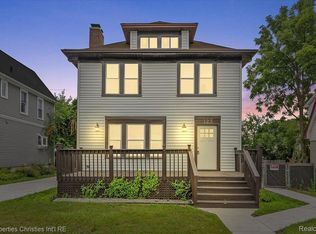 125 Alice Ave, Bloomfield Hills, MI 48302