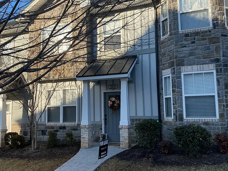 215 Capstone Dr — Photo 1