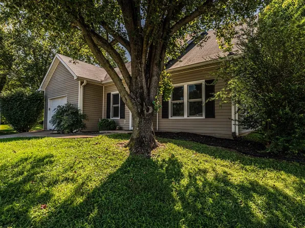 160 Betsey Anne Ct, Bowling Green, KY 42103