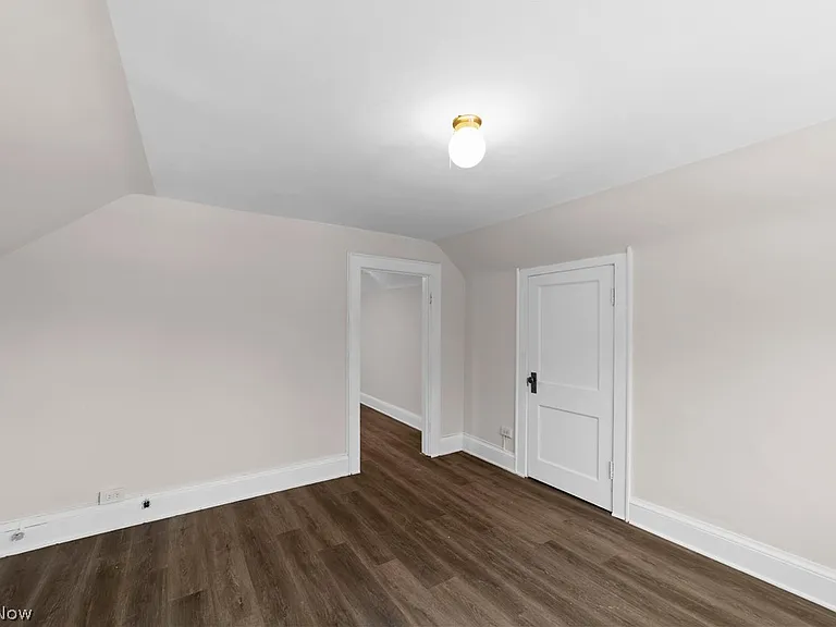 867 East Blvd — Photo 35
