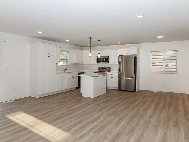 366 N Sherman St — Photo 20