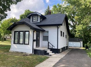 667 Northway Dr, Pontiac, MI 48342