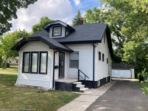 667 Northway Dr, Pontiac, MI 48342