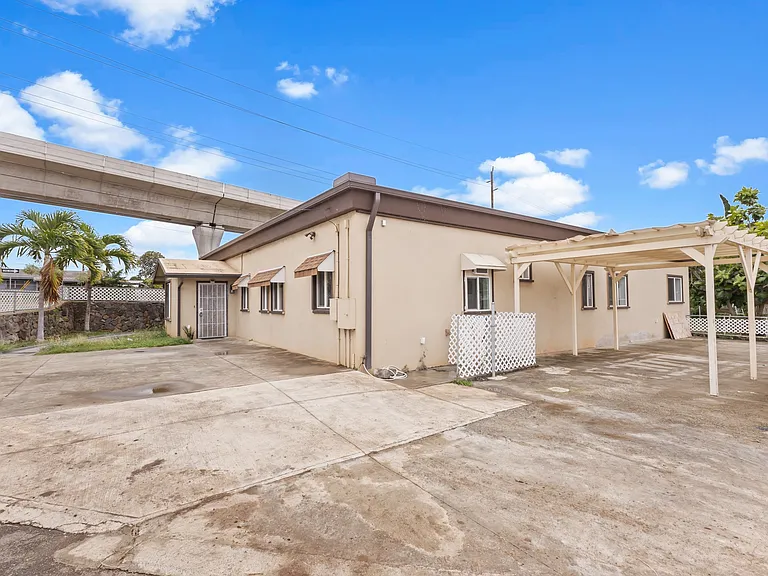 94-1088 Farrington Hwy — Photo 16