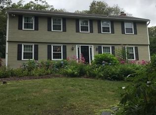 102 Ridgeview Cir, Guilford, CT 06437