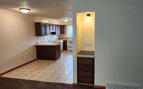 3rd image of 2510 W Genesee Ave APT 4