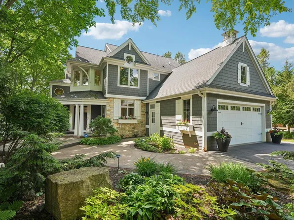 W343N6293 S Bayview ROAD, Oconomowoc, WI 53066