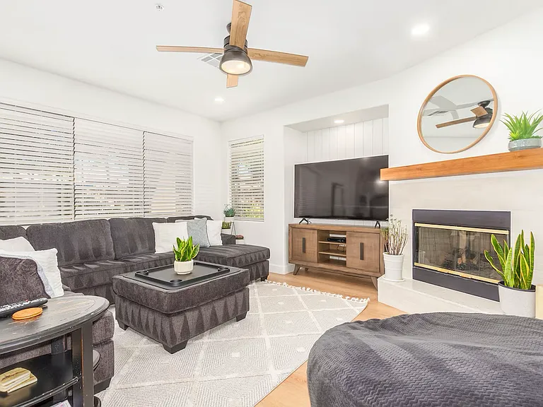 11500 E Cochise Dr #1060 — Photo 8