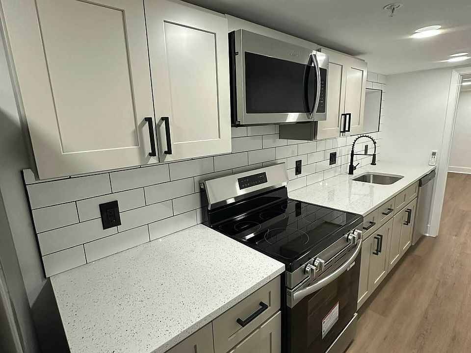 1st image of 4927 Catharine St #4