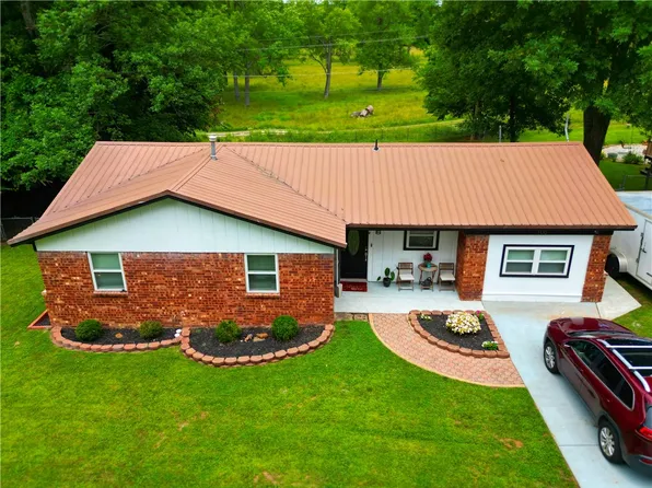 106 Northwood St, West Fork, AR 72774