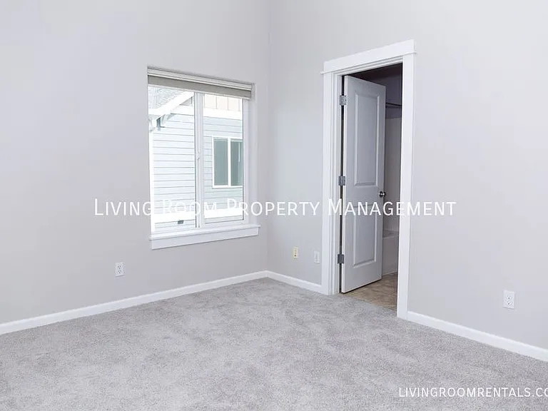 1142 SW 162nd Ave — Photo 9