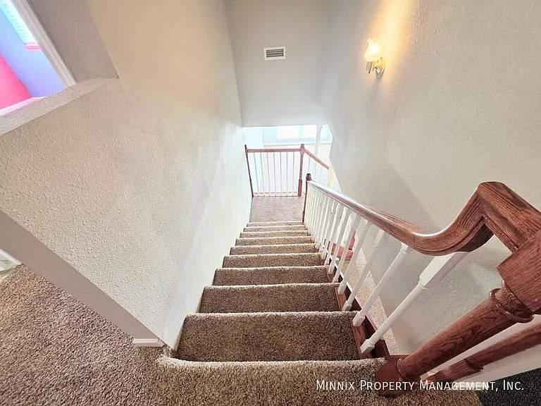 1325 E Cowden Ave — Photo 25