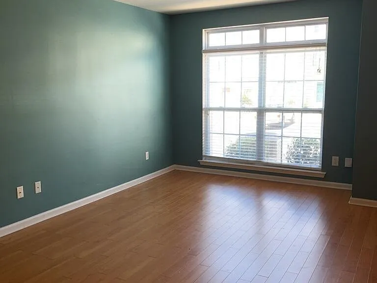3020 Barrymore St #103 — Photo 4