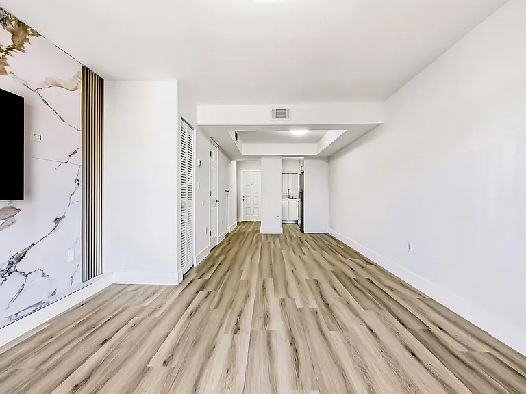 2925 W 80th St #208 — Photo 12