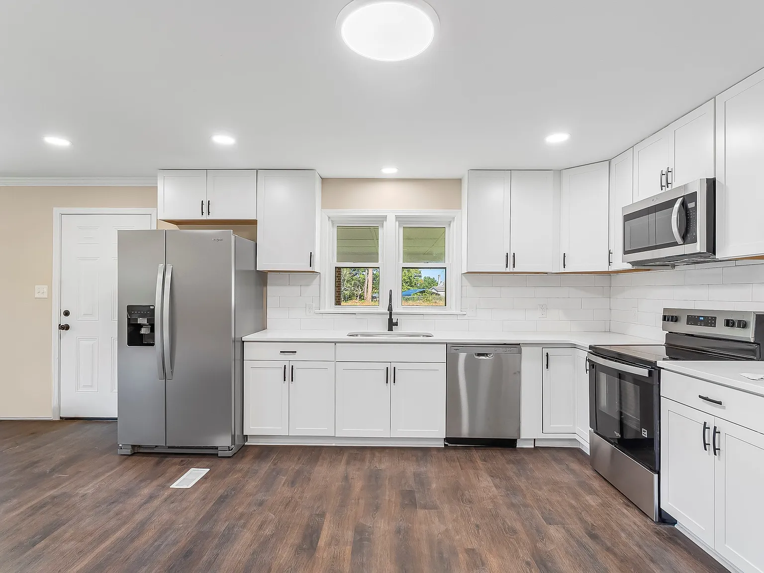 3 bed, 1800 sqft, $2,600 — Photo 4