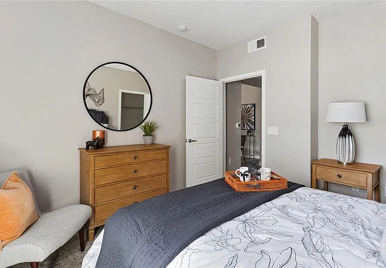 Avari Modern Apartments — Photo 13