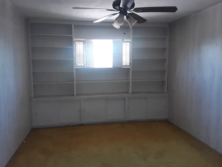 Hallway bedroom 1