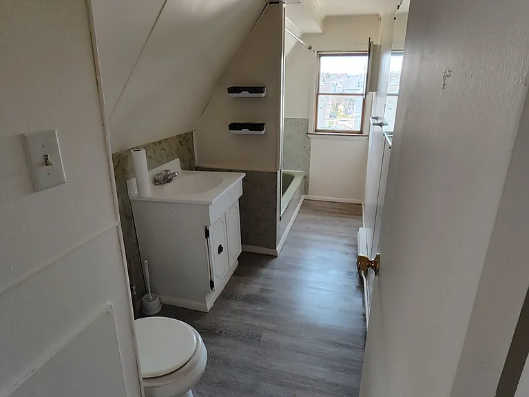 1147 Sloan St #5 — Photo 18
