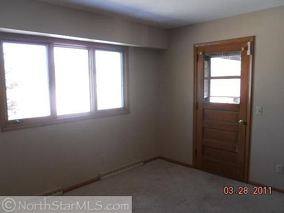 5th image of 410 Edgewood Ave N