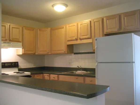 40 Amici Way APT 13, Andover, MA 01810