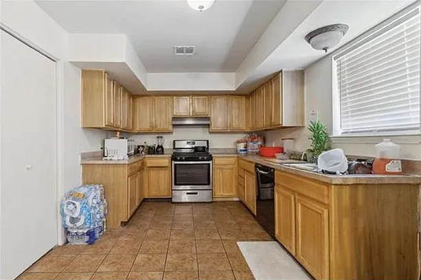1422 Carrollton Ave — Photo 4