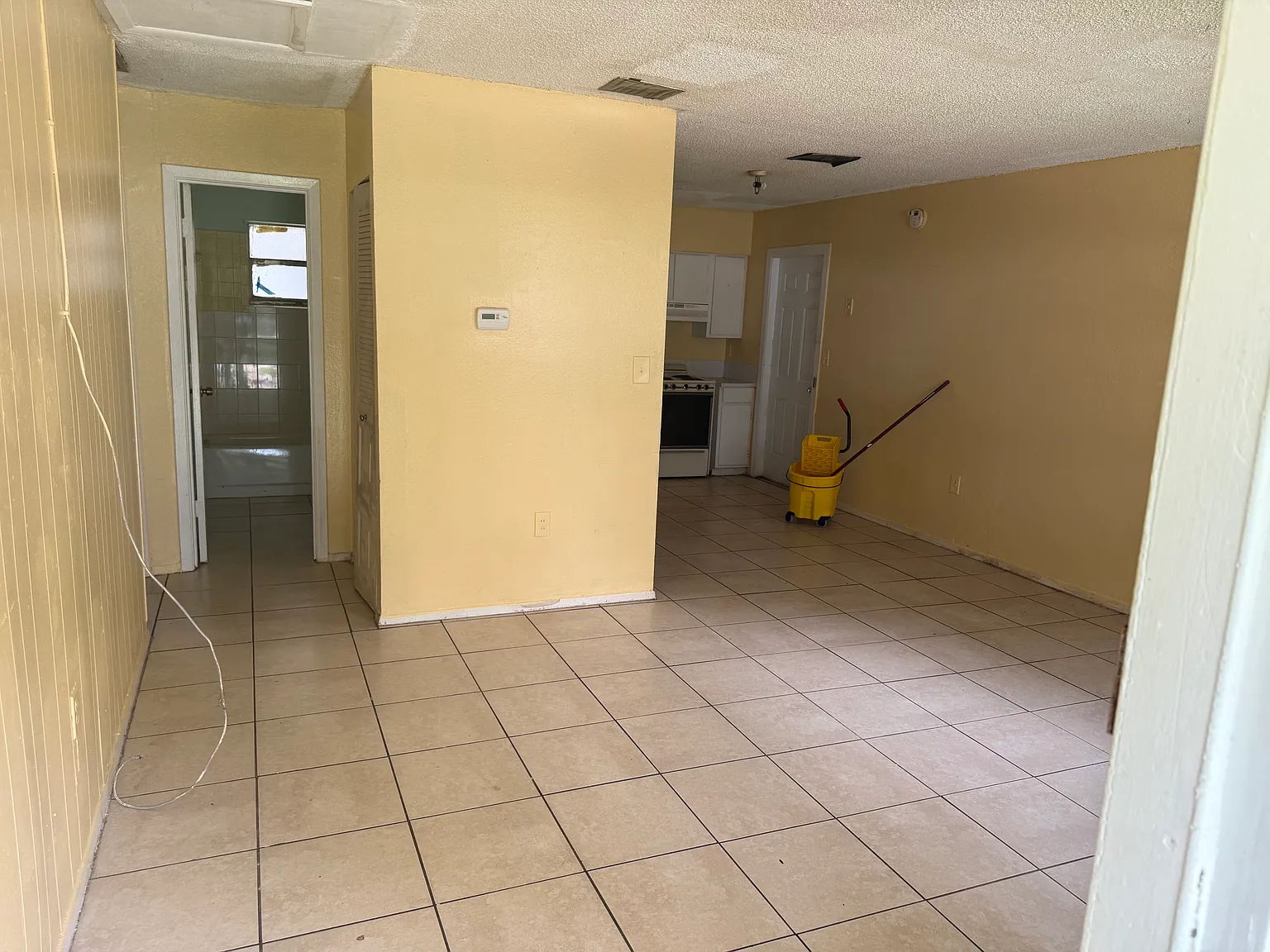 2 bed, $800 — Photo 2