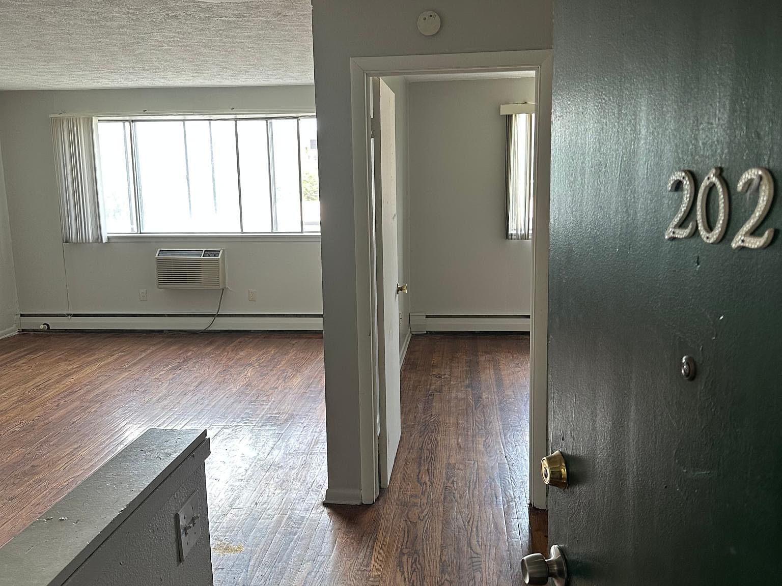 411 E 2nd St APT 202, Flint, MI 48503 | Zillow