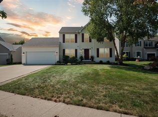 32895 Walnut Dr, Avon, OH