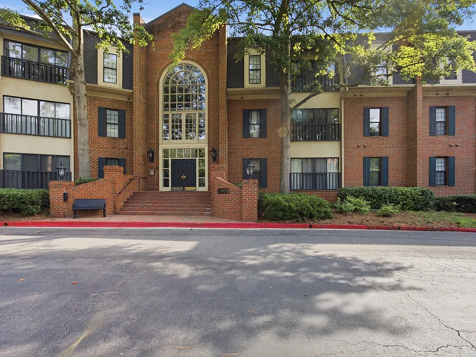 23117 Plantation Dr NE #117