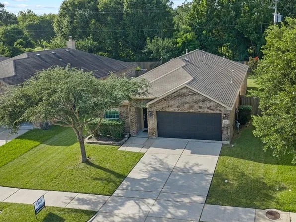 1135 Treasure Ct, Baytown, TX 77521