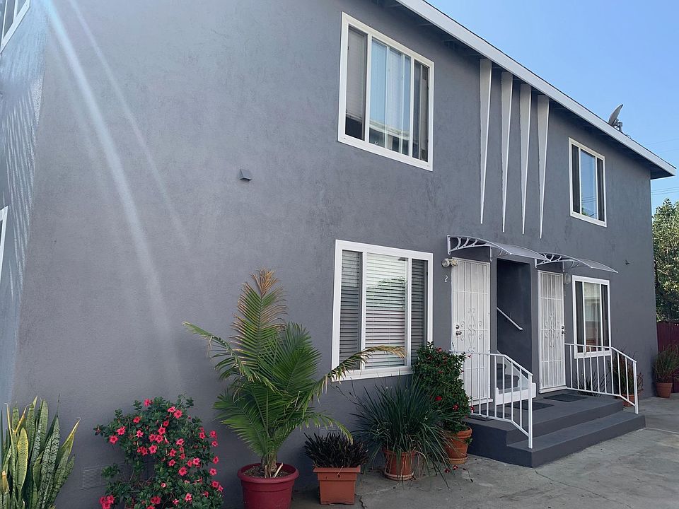 Covered entrance for unit 2 looking towards the front and street