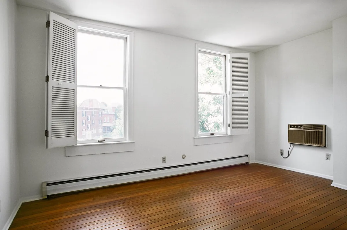Building Photo - 6009 Walnut St #22