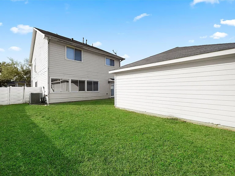 11824 Princess Garden Way — Photo 27
