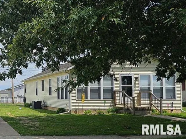 108 4th St, South Pekin, IL 61564