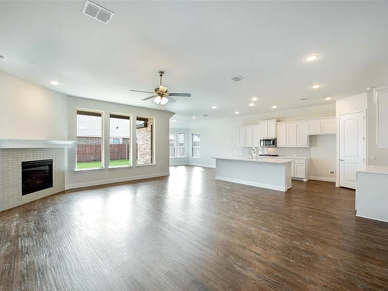 4422 Juniper Ln — Photo 3