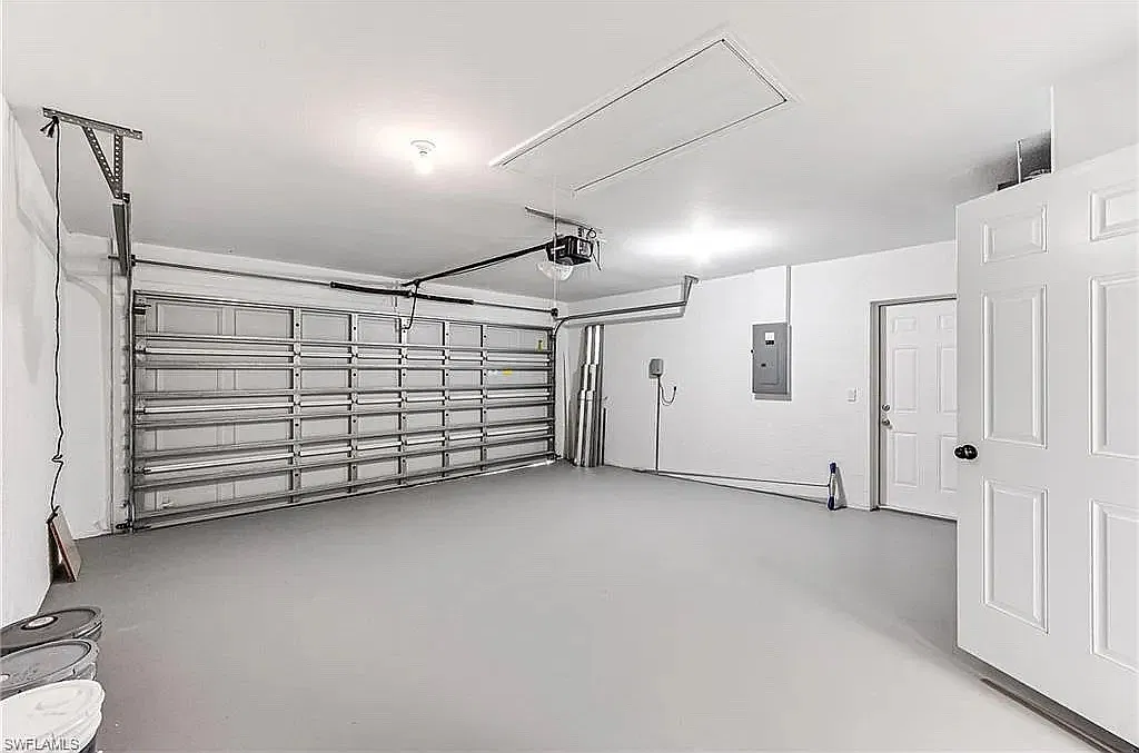 923 SE 31st Street — Photo 3