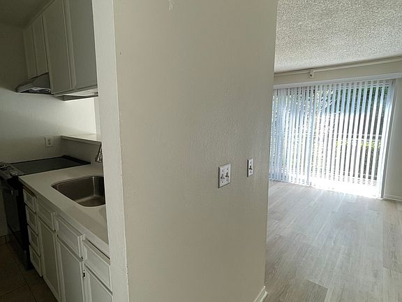 4th image of 7506 Parkway Dr Unit 103
