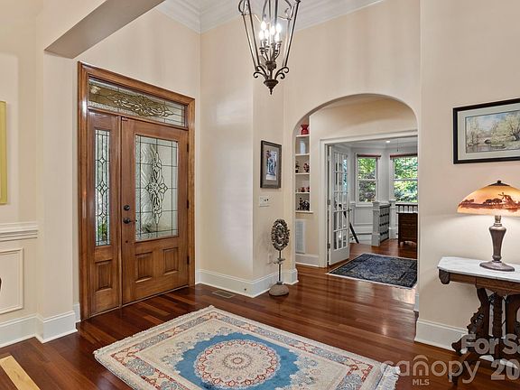 3rd image of 132 Pinnacle Peak Ln