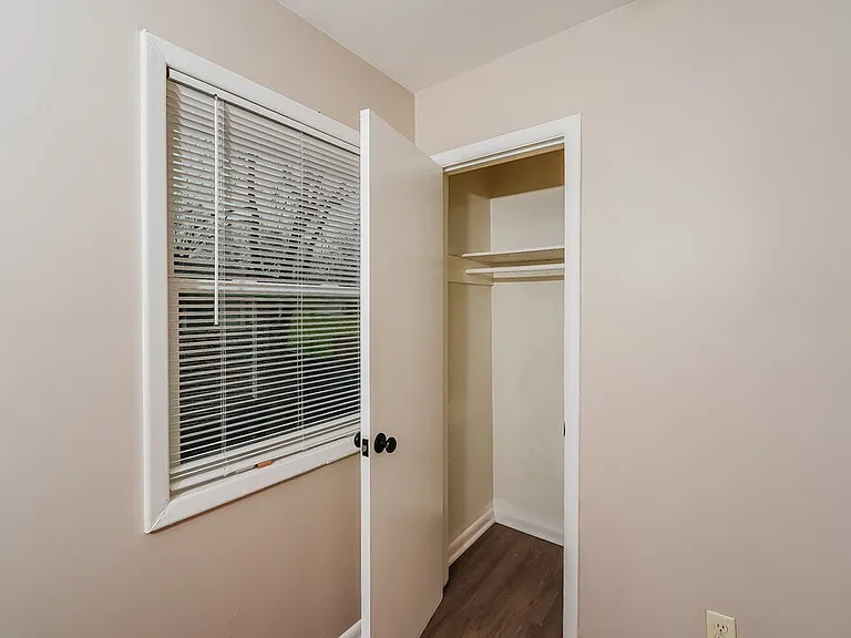748 Barclay Ln — Photo 19
