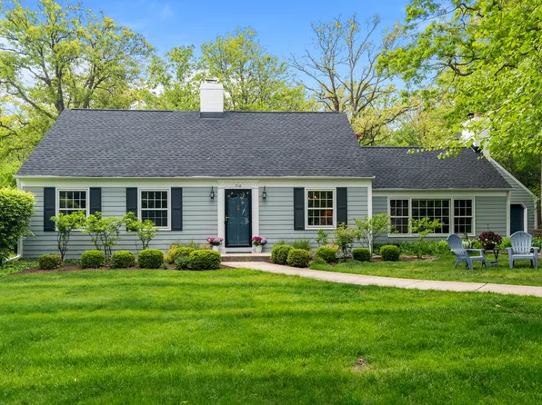 710 Longwood Dr, Lake Forest, IL 60045