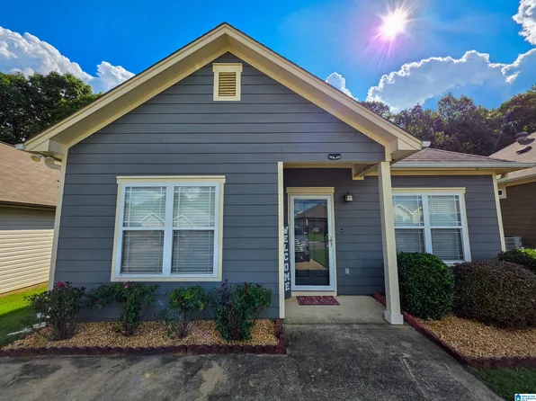 568 Kincaid Cove Ln, Odenville, AL 35120