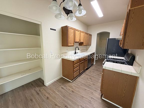 5th image of 1272 Woodside Dr