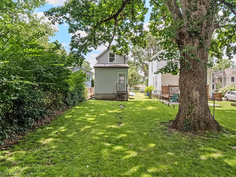 3615 Manhattan Ave — Photo 16
