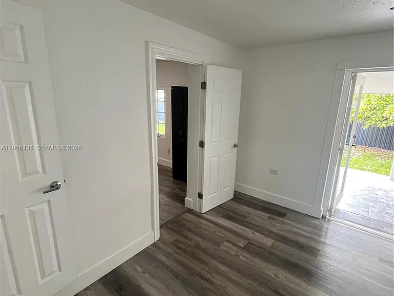 160 W 60th St — Photo 16