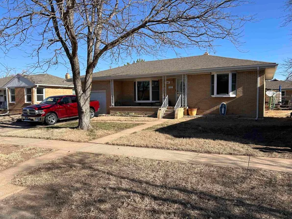 307 E 21st St, Hays, KS 67601