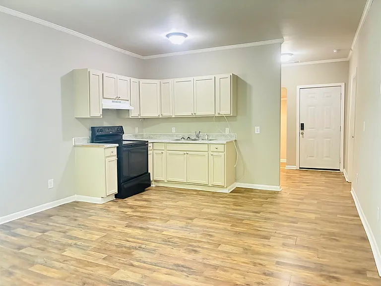 418 Orange St — Photo 4